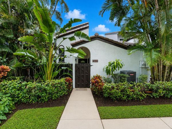 22270 Pineapple Walk Drive, Boca Raton, FL 33433