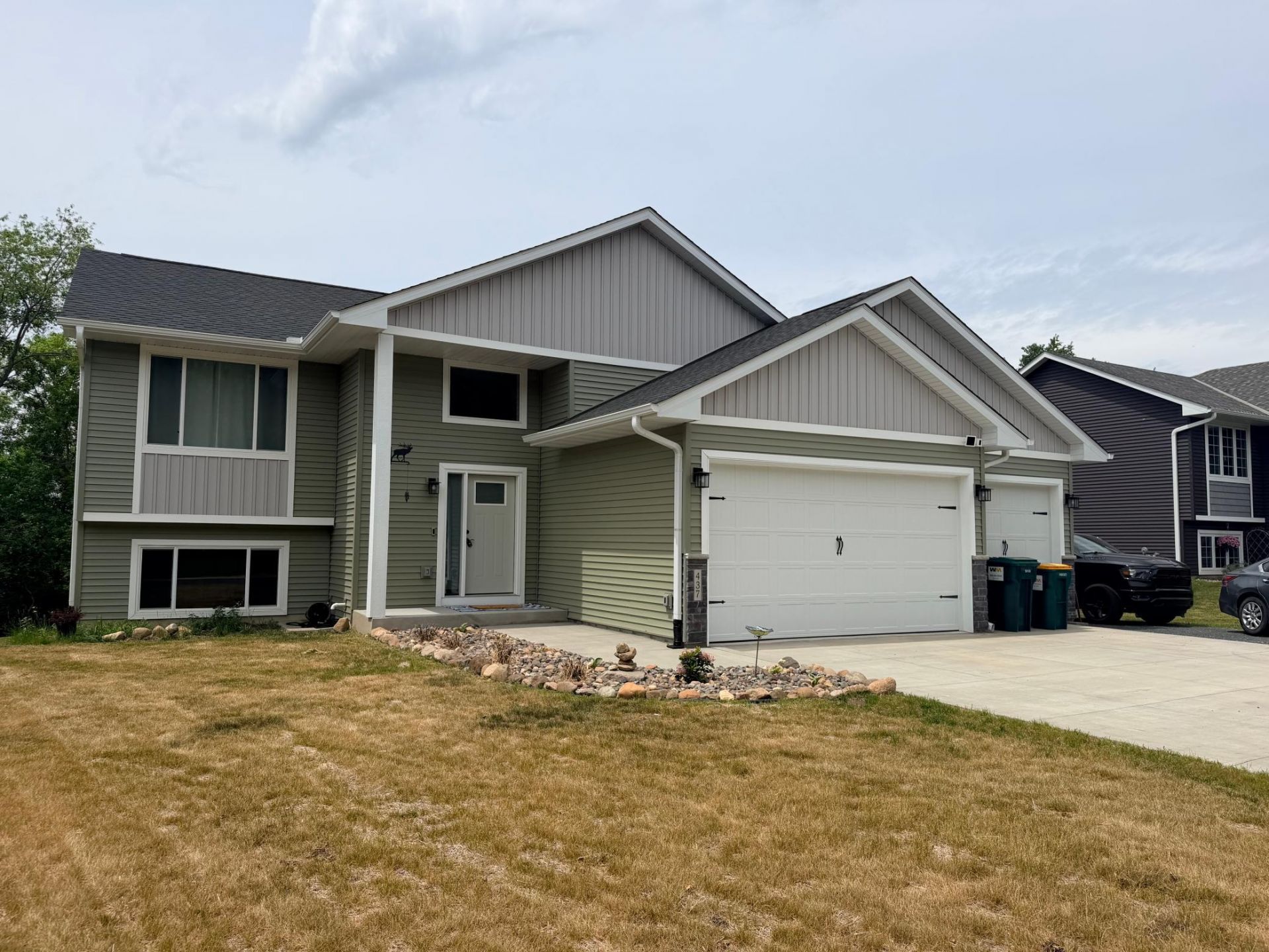 437 Woodale Avenue , Saint Croix Falls, WI 54024