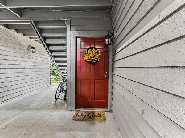 310 Tuxworth Circle , Decatur, GA 30033