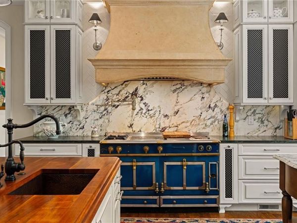 170 Helmsley Drive, Atlanta, GA 30327