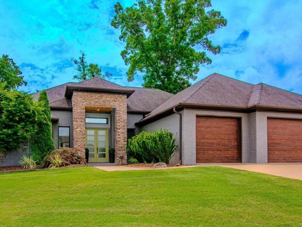 15 Cypress Lake Ct , Maumelle, AR 72113