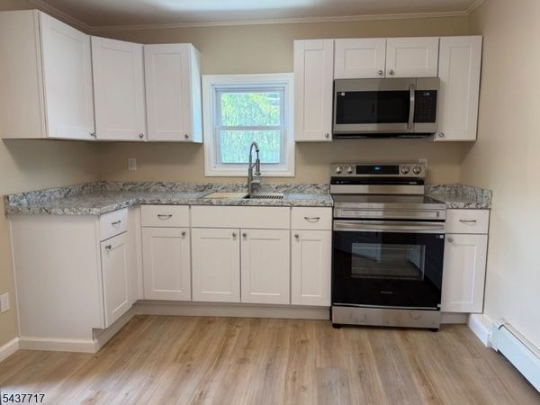 28 Diller Ave, Newton, NJ 07860