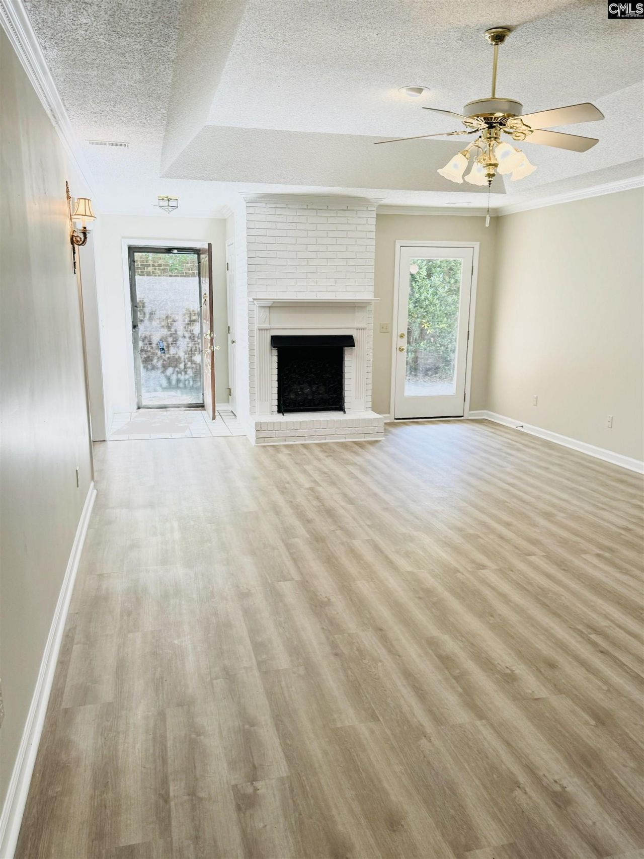 208 Patio Place  Photo 5