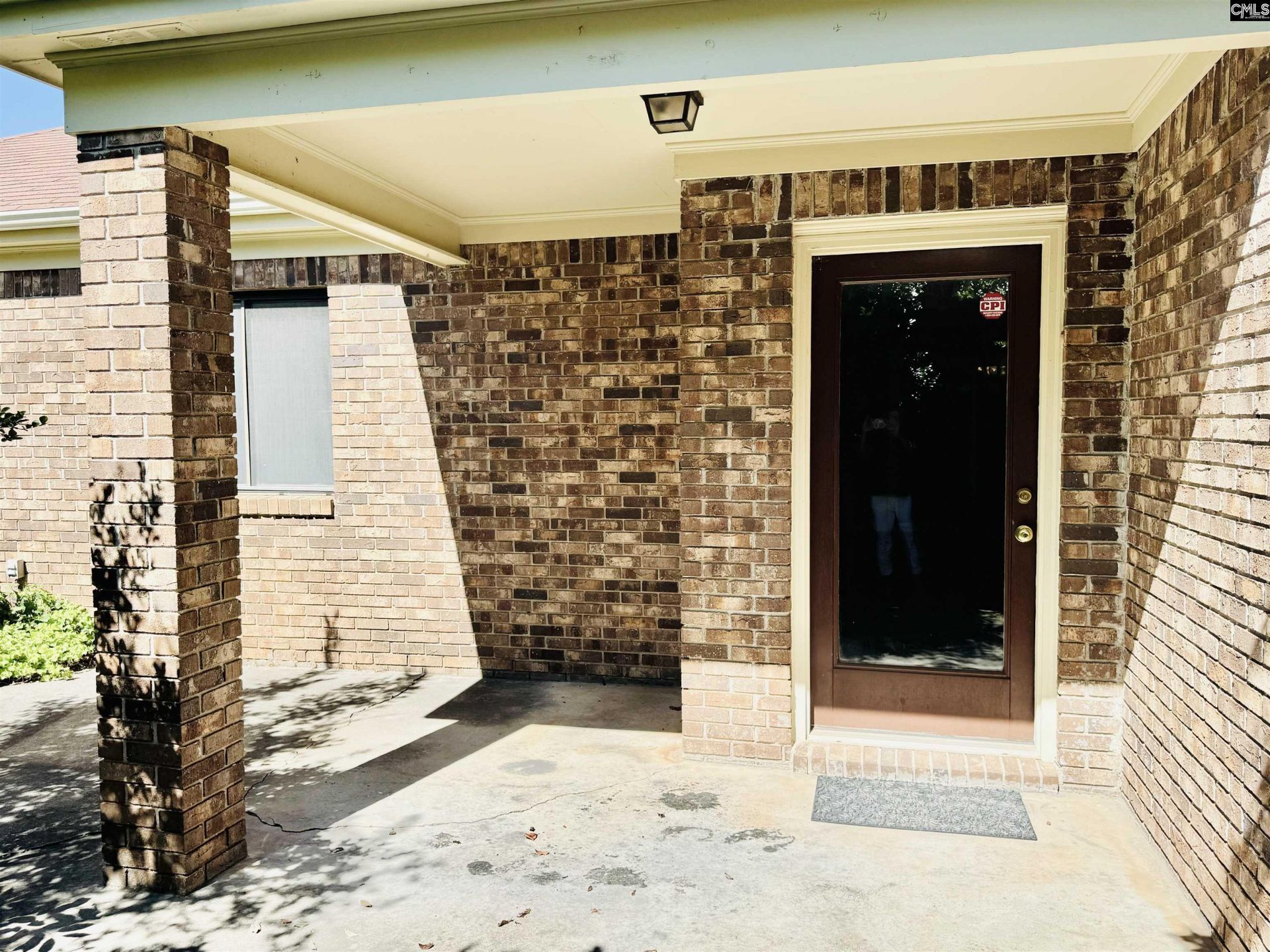 208 Patio Place  Photo 8