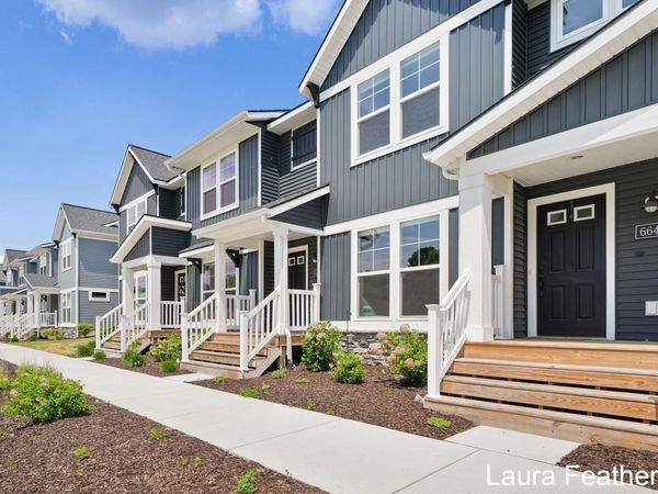 6648 S Square Lane NE, Unit 50, Rockford, MI 49341