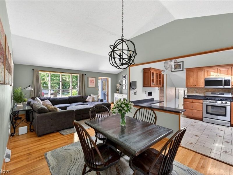 21439 Ellen Drive, Fairview Park, OH 44126 Photo 9