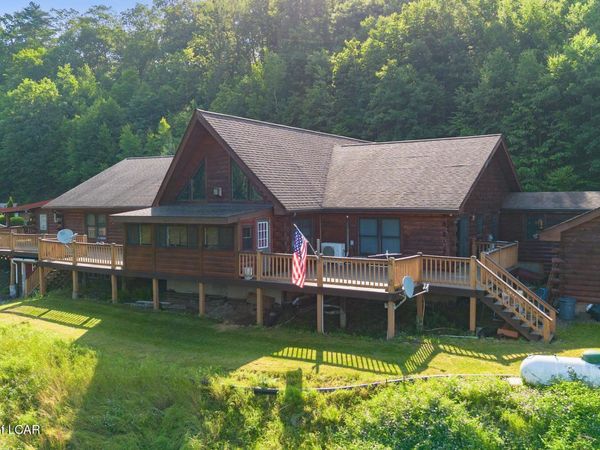 983 Swamp Road, Hunlock Creek, PA 18621