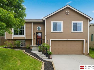 16915 Camden Avenue, Omaha, NE 68116