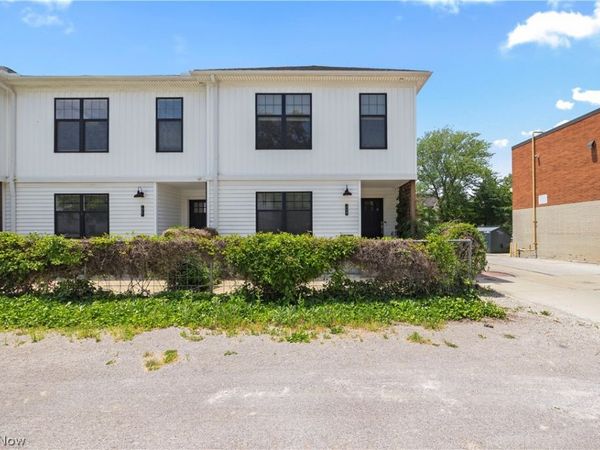 2059 W 34th Place, Cleveland, OH 44113