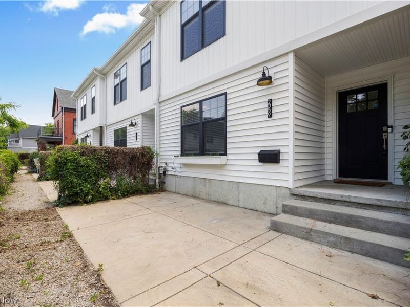 2059 W 34th Place, Cleveland, OH 44113 Photo 29
