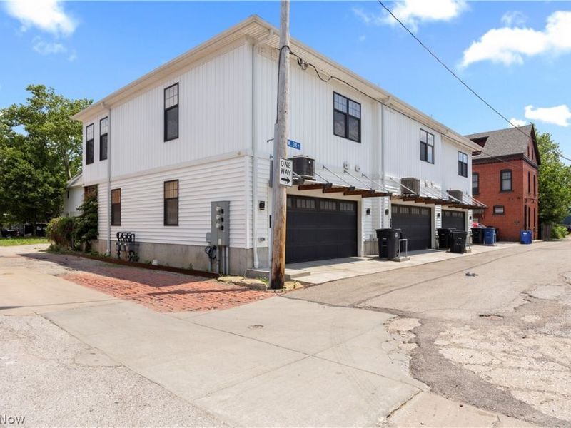 2059 W 34th Place, Cleveland, OH 44113 Photo 32