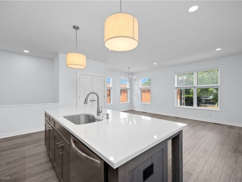 2059 W 34th Place, Cleveland, OH 44113 Photo 5