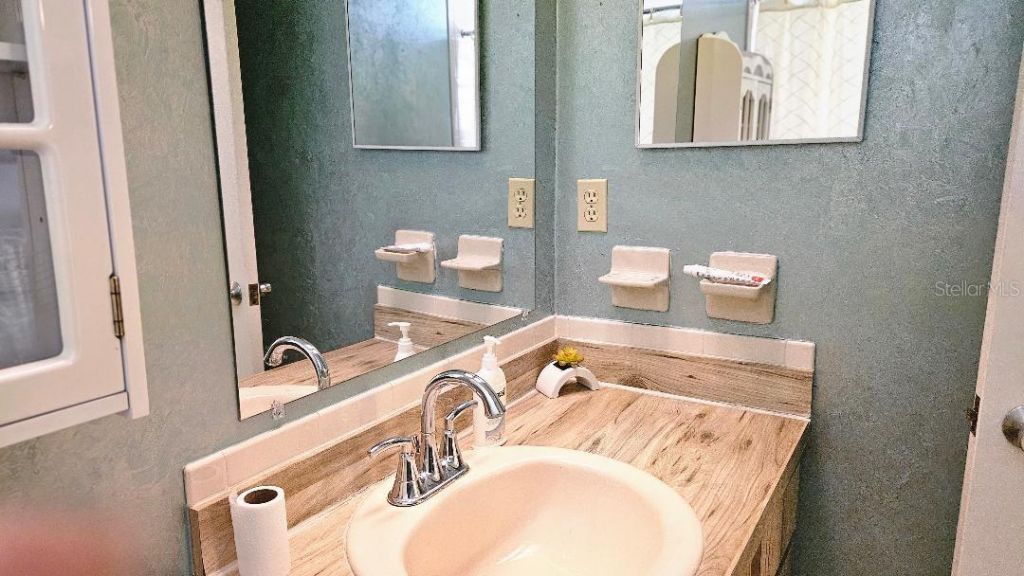 9815 47th Avenue N, Unit 303, Saint Petersburg, FL 33708 Photo