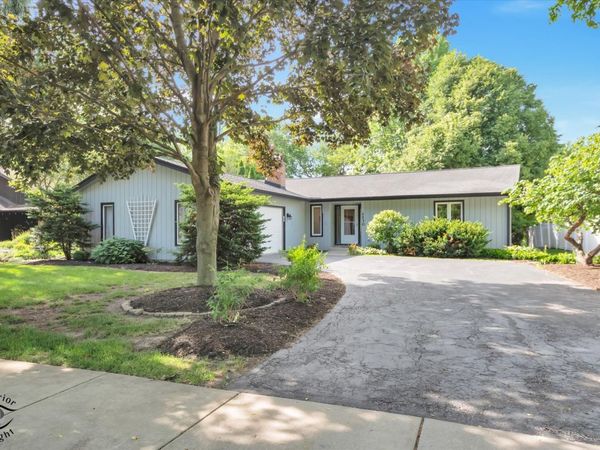 1130 Laureli Circle, Naperville, IL 60540