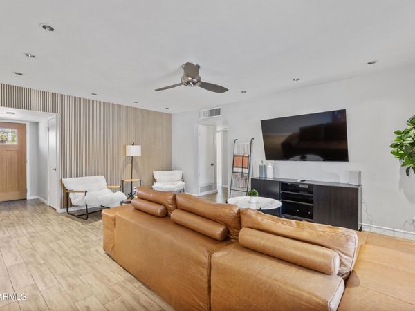 6836 E CHEERY LYNN Road, Scottsdale, AZ 85251