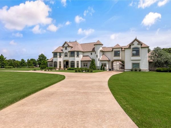 11220 Talamore Boulevard , Bentonville, AR 72712