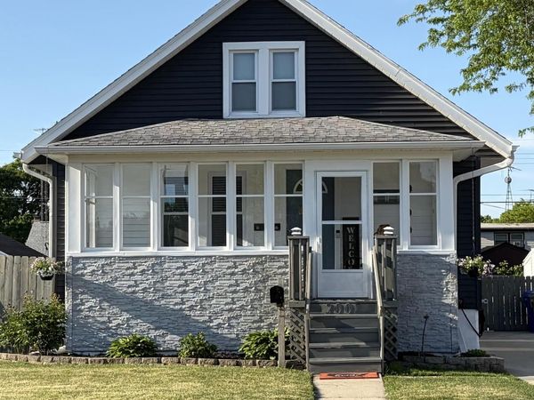 2007 27th STREET, Kenosha, WI 53140