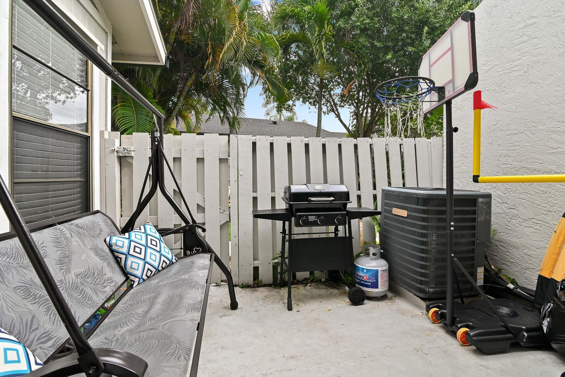 4383 Willow Pond Circle, West Palm Beach, FL 33417 Photo