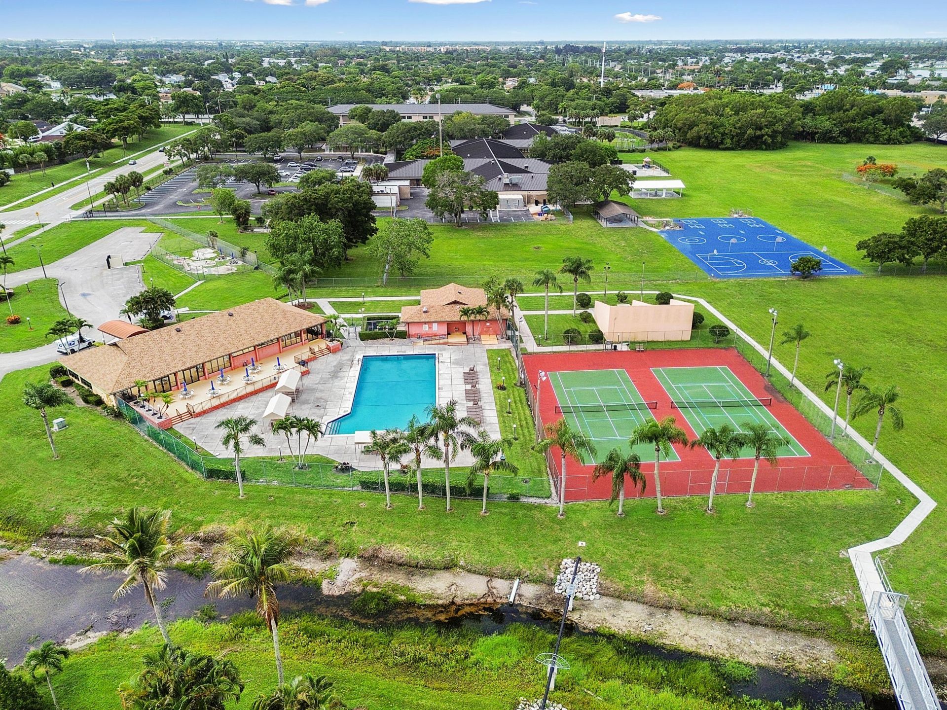 4383 Willow Pond Circle, West Palm Beach, FL 33417 Photo