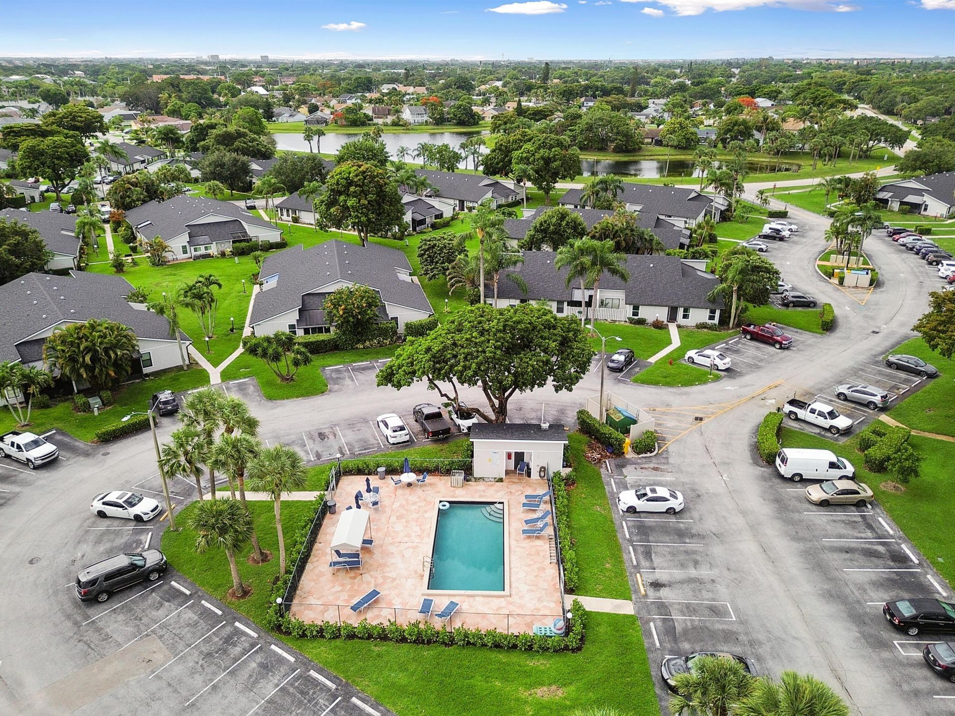 4383 Willow Pond Circle, West Palm Beach, FL 33417 Photo
