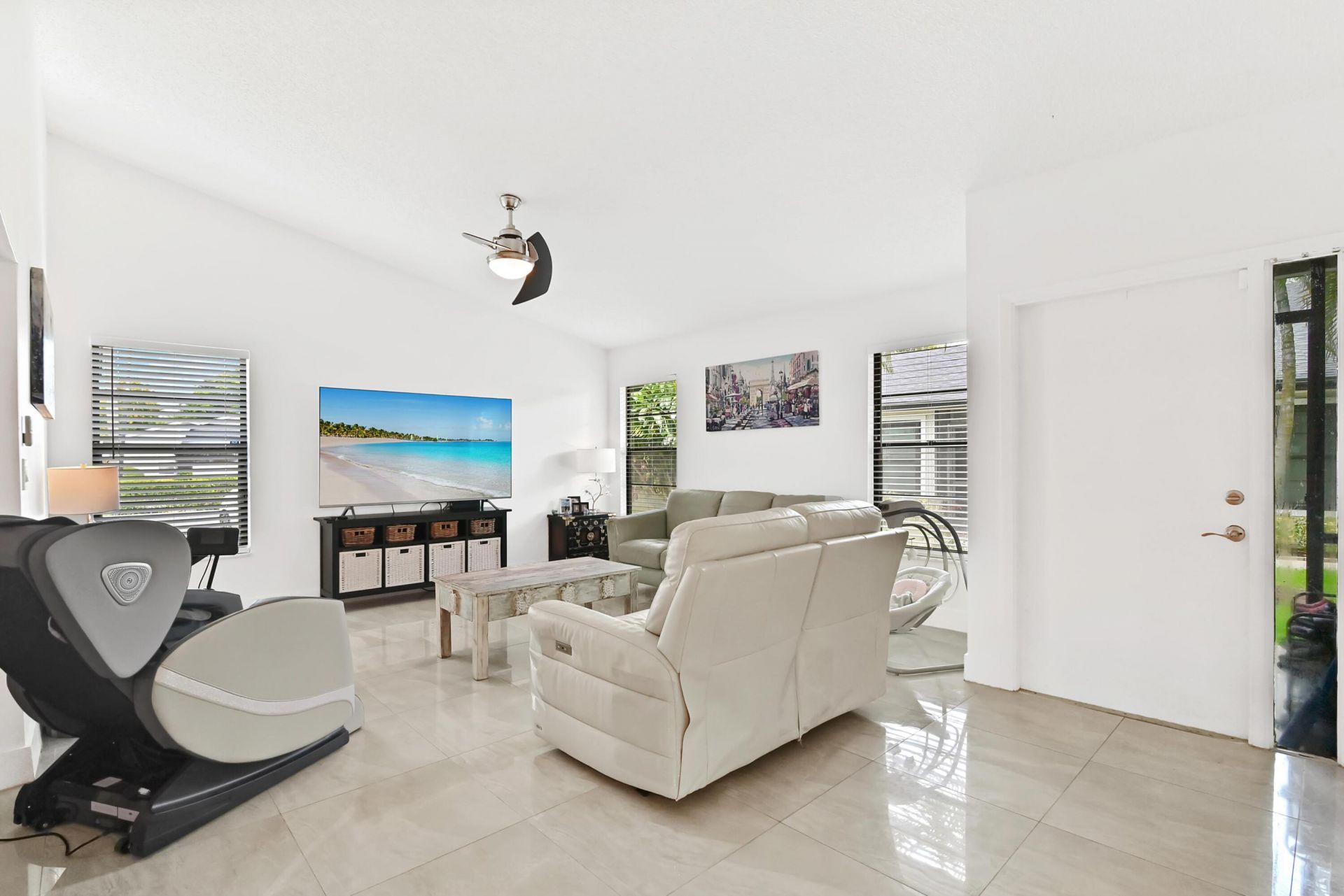 4383 Willow Pond Circle, West Palm Beach, FL 33417 Photo