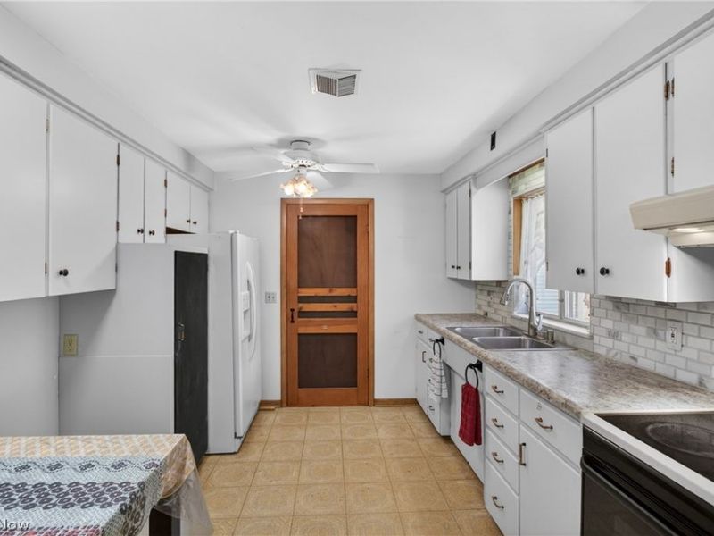 147 Georgette Drive, Grafton, OH 44044 Photo 9