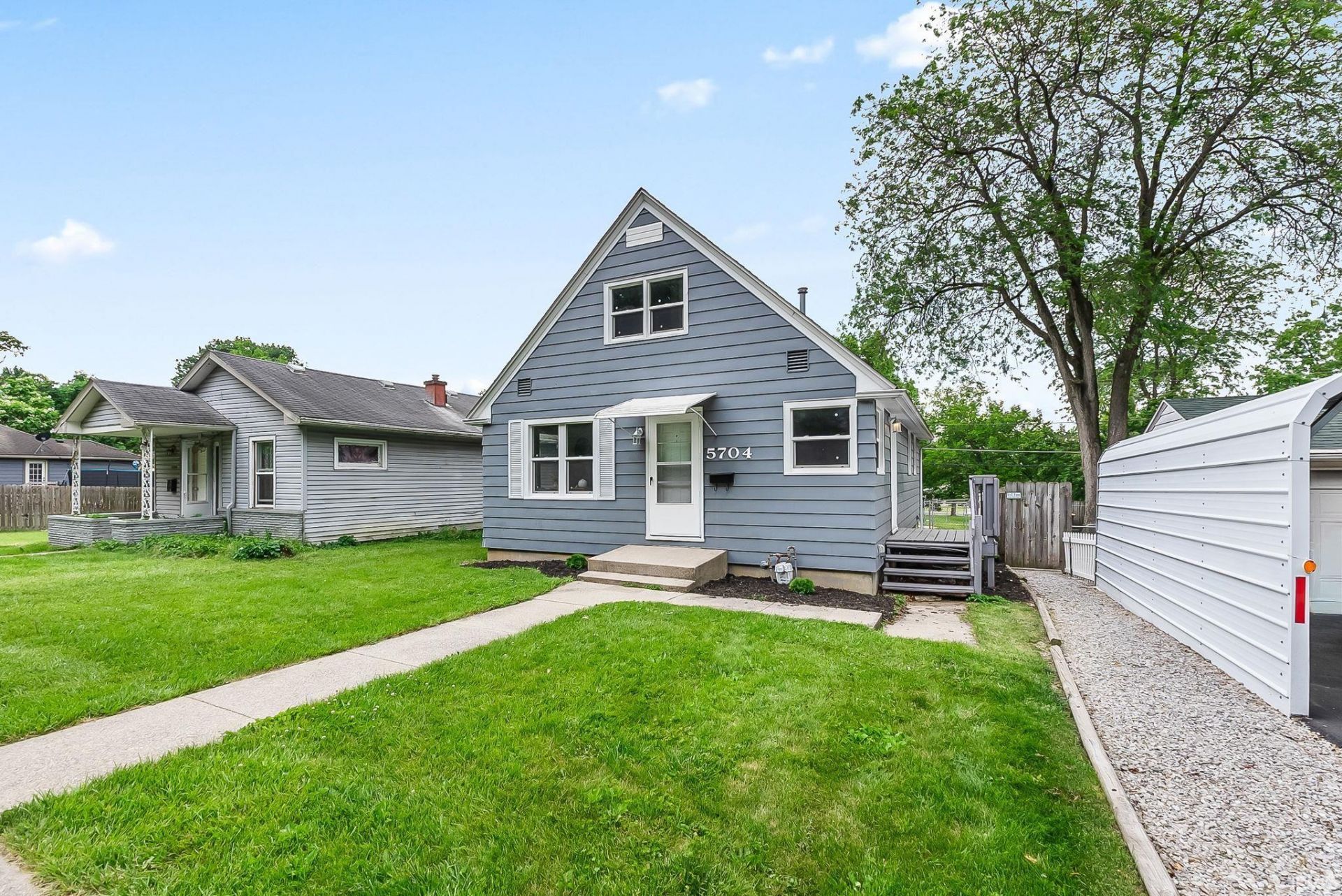 5704 S Calhoun Street, Fort Wayne, IN 46807 Main Photo