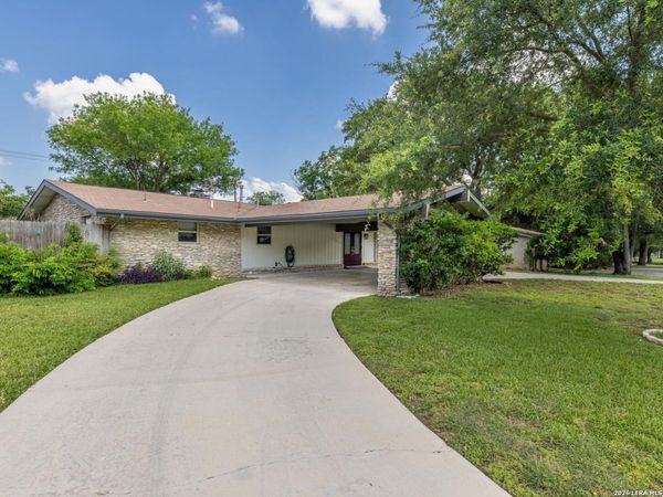 8722 Midcrown, Windcrest, TX 78239