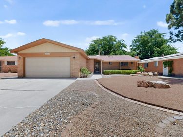 2808 Dallas Street NE, Albuquerque, NM 87110