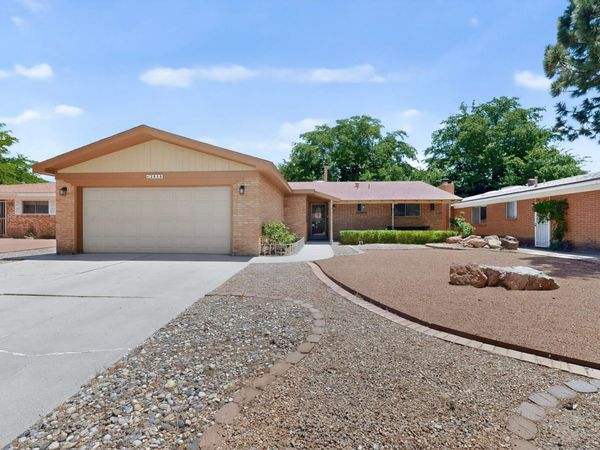 2808 Dallas Street NE, Albuquerque, NM 87110