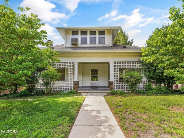 425 S Court St , Maryville, TN 37803