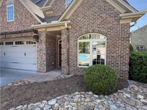 1476 Neville Gardens Lane , Winston-Salem, NC 27103