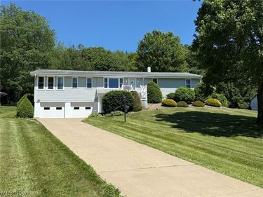 4223 Blacksnake Hill Road NE, Dover, OH 44622