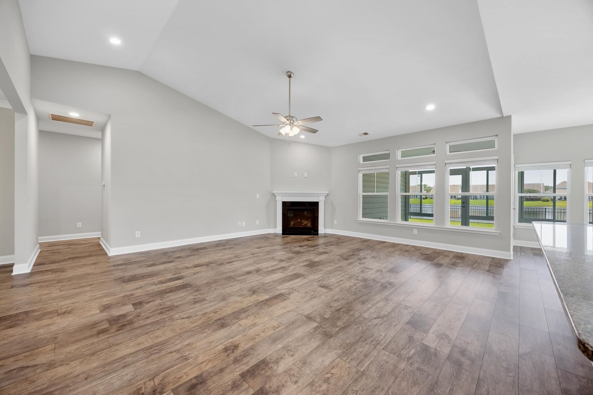 752 Cherry Blossom Dr.  Photo 6