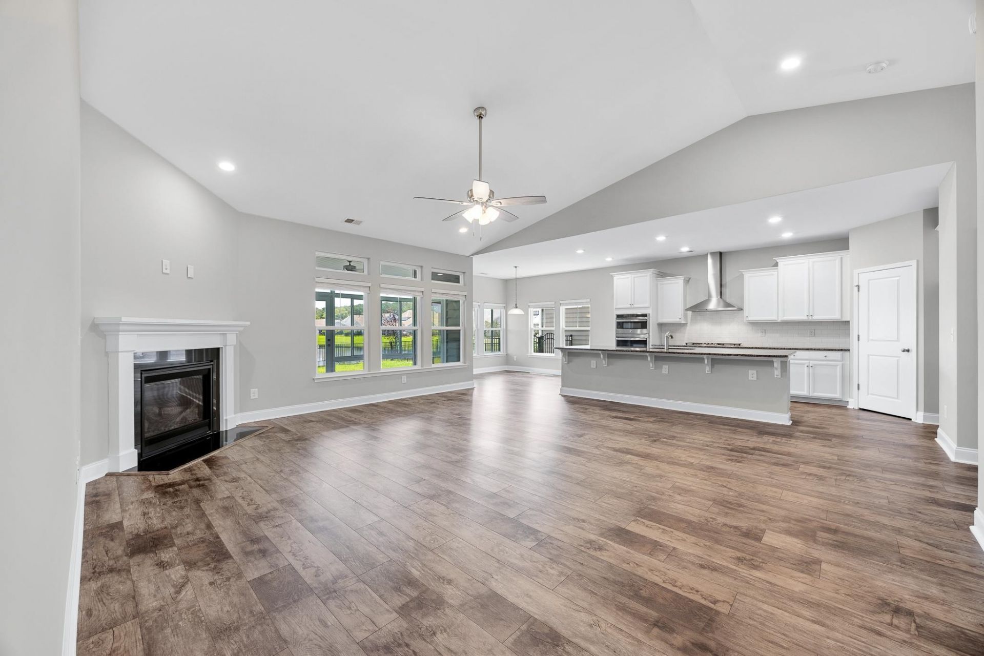 752 Cherry Blossom Dr. Photo 7