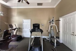 180 Wexford Drive photo 4