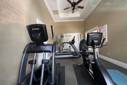 180 Wexford Drive photo 4