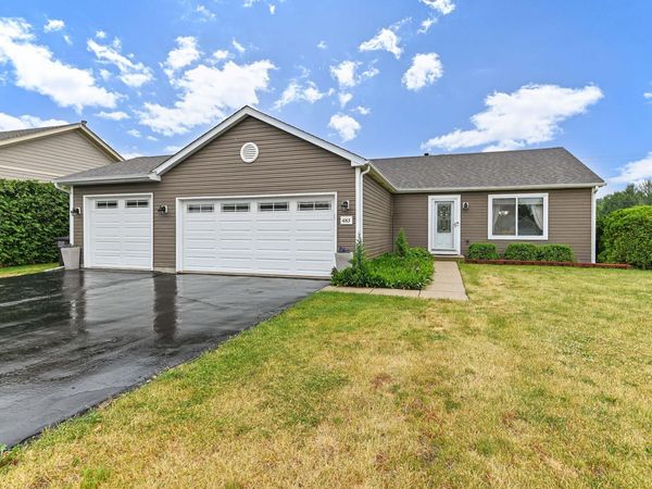 1063 Pheasant Dr, Genoa City, WI 53128