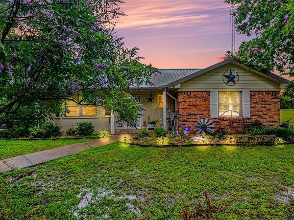 2382 N FM 1743 Road , Windom, TX 75492
