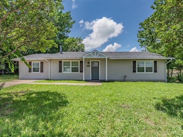 5602 Sayle Street , Greenville, TX 75402