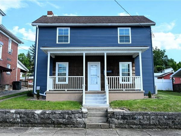 809 Franklin Ave , Connellsville, PA 15425