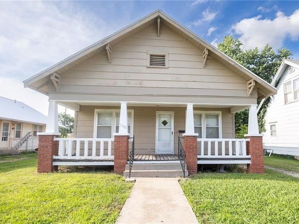 1108 W 9th Street, Coffeyville, KS 67337
