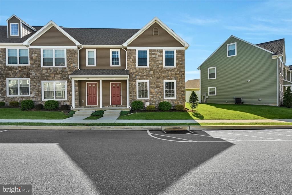 721 Farmwood Lane, Lebanon, PA 17042 Main Photo