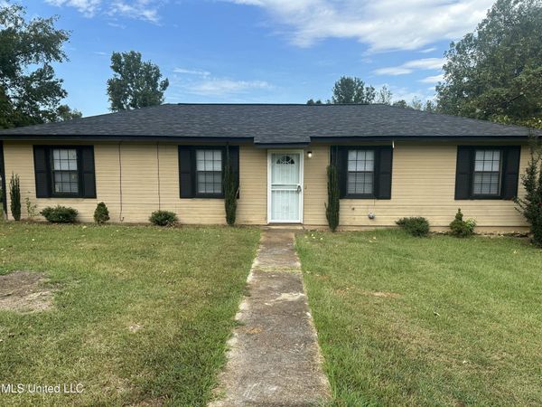 103 Sherwood Drive, Batesville, MS 38606