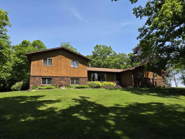 24155 115th Street , Cresco, IA 52136