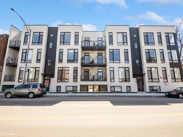 3153 N Tripp Avenue , Unit 305, Chicago, IL 60641