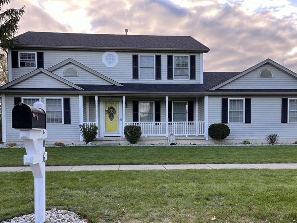 1206 N Finch Drive , Bowling Green, OH 43402