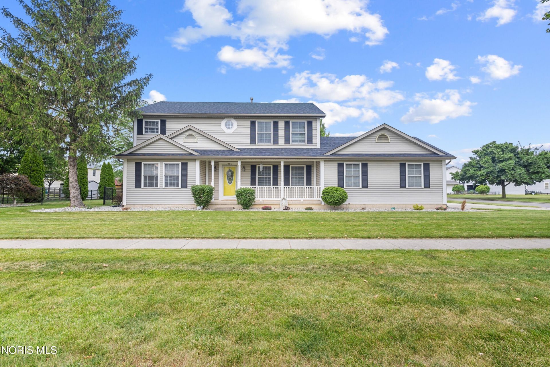 1206 N Finch Drive, Bowling Green, OH 43402 Main Photo