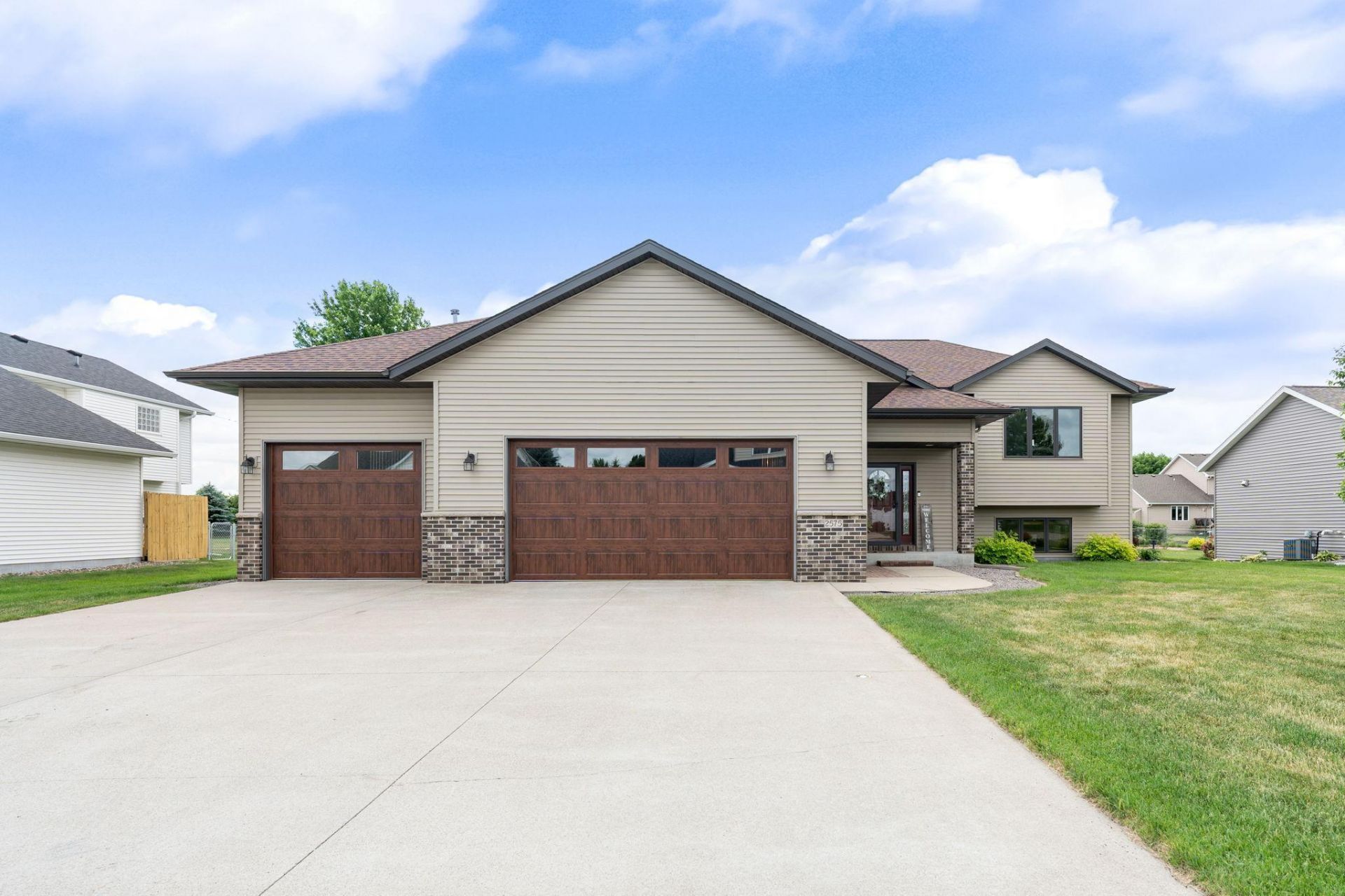 2575 Fox Hollow Lane, Owatonna, MN 55060