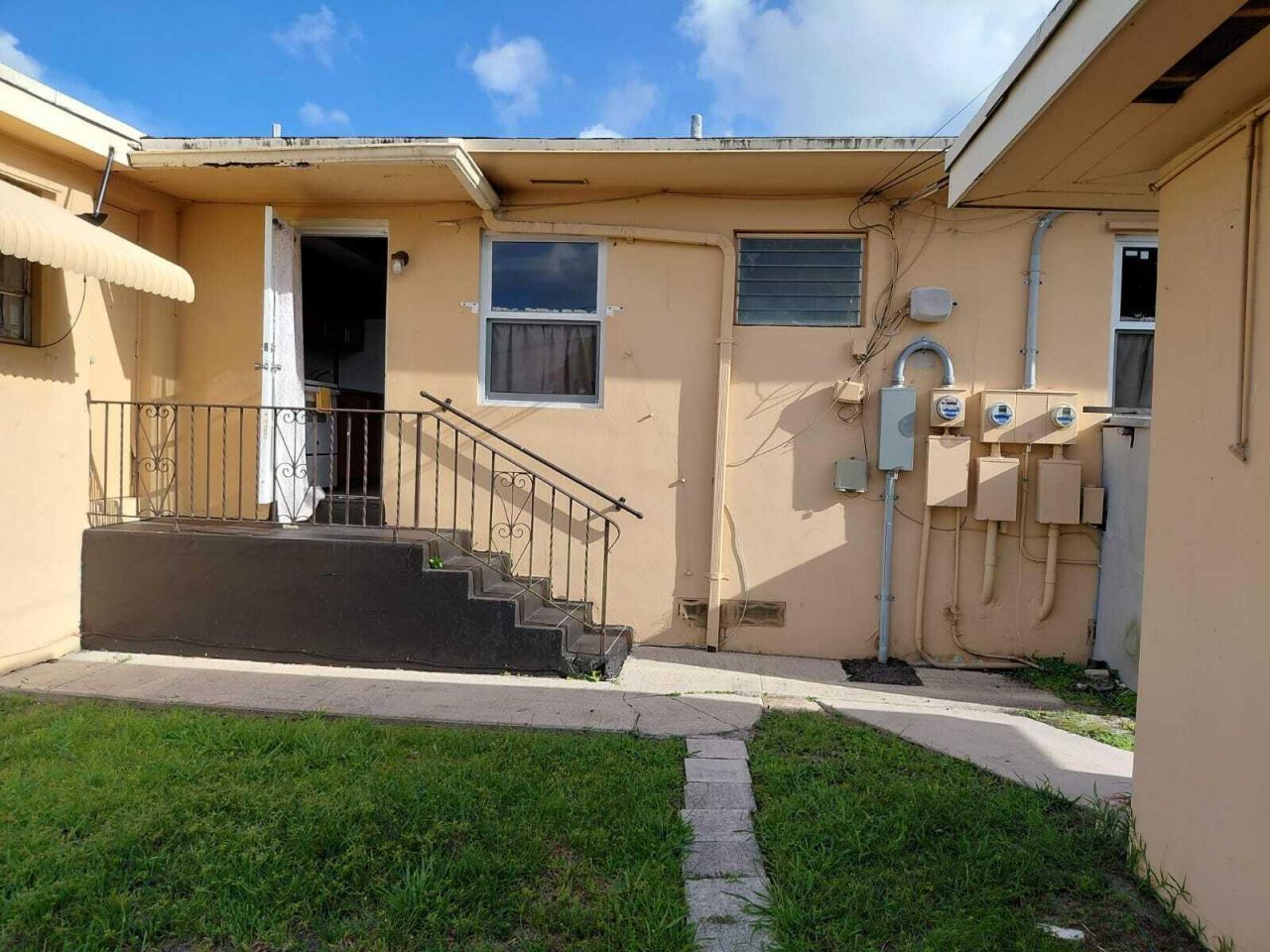5749-5753 Grant Street, Hollywood, FL 33021 Photo